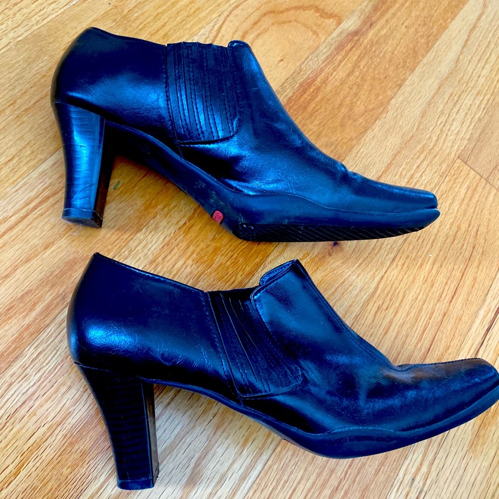 Aerosols booties size 9.5.  EUC